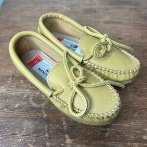 Manitobah kids otter moccasins child size c10 new